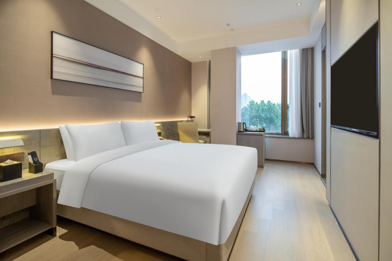 Hyatt Place Linyi People Square Экстерьер фото